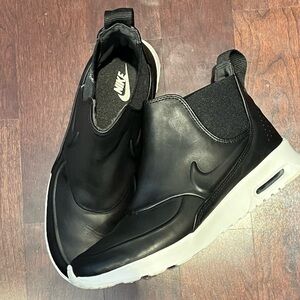 Nike Air Max Mid Sneaker/Bootie